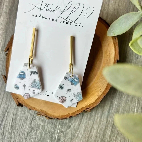 #090 Handmade- Gold Post Adventure Dangle - Picture 2 of 5